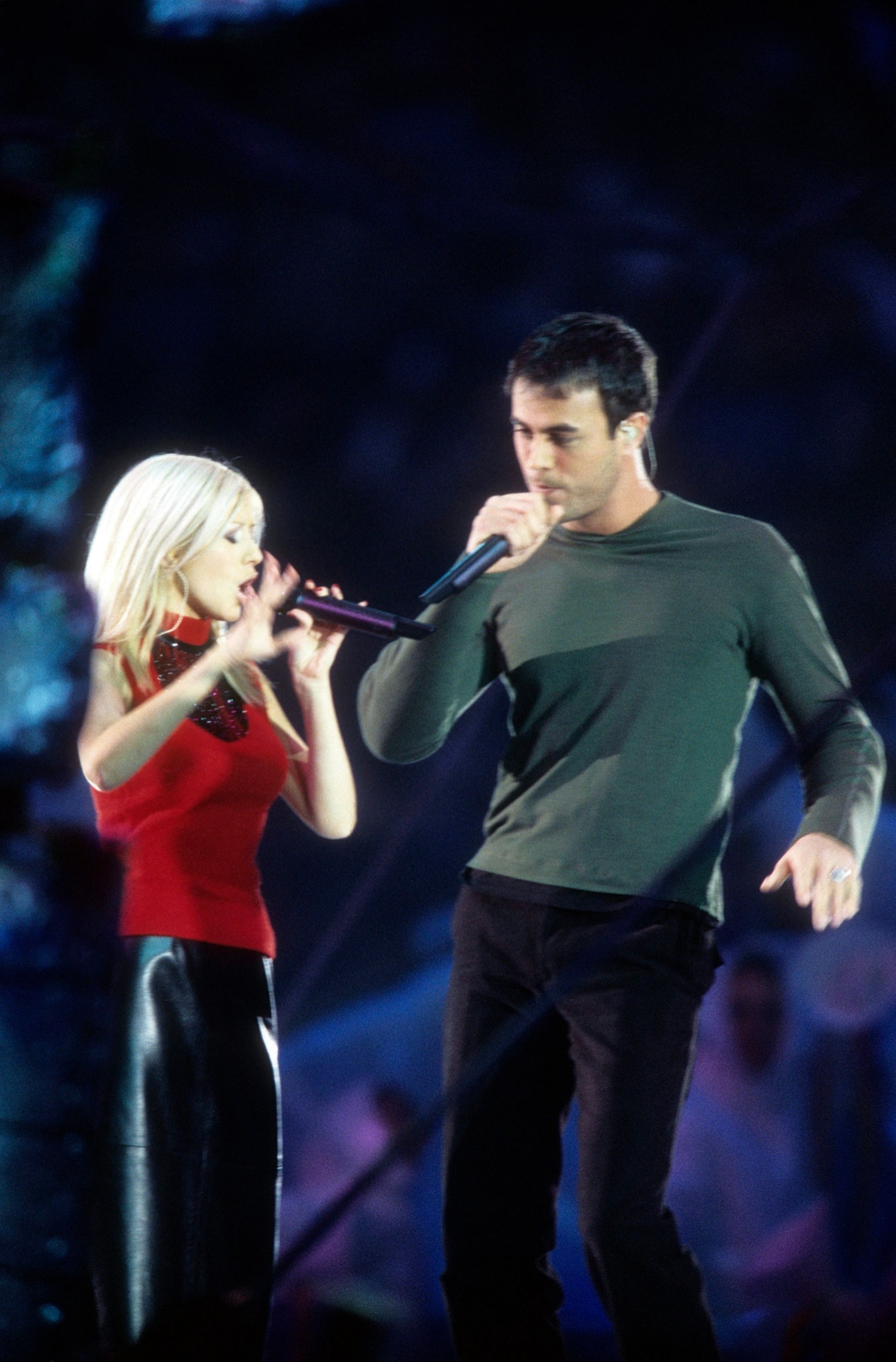 Super_Bowl_XXXIV_-_Halftime_Show_-_XtinaDaily_0014.jpg Super_Bowl_XXXIV_-_Halftime_Show_-_XtinaDaily_0014.jpg
