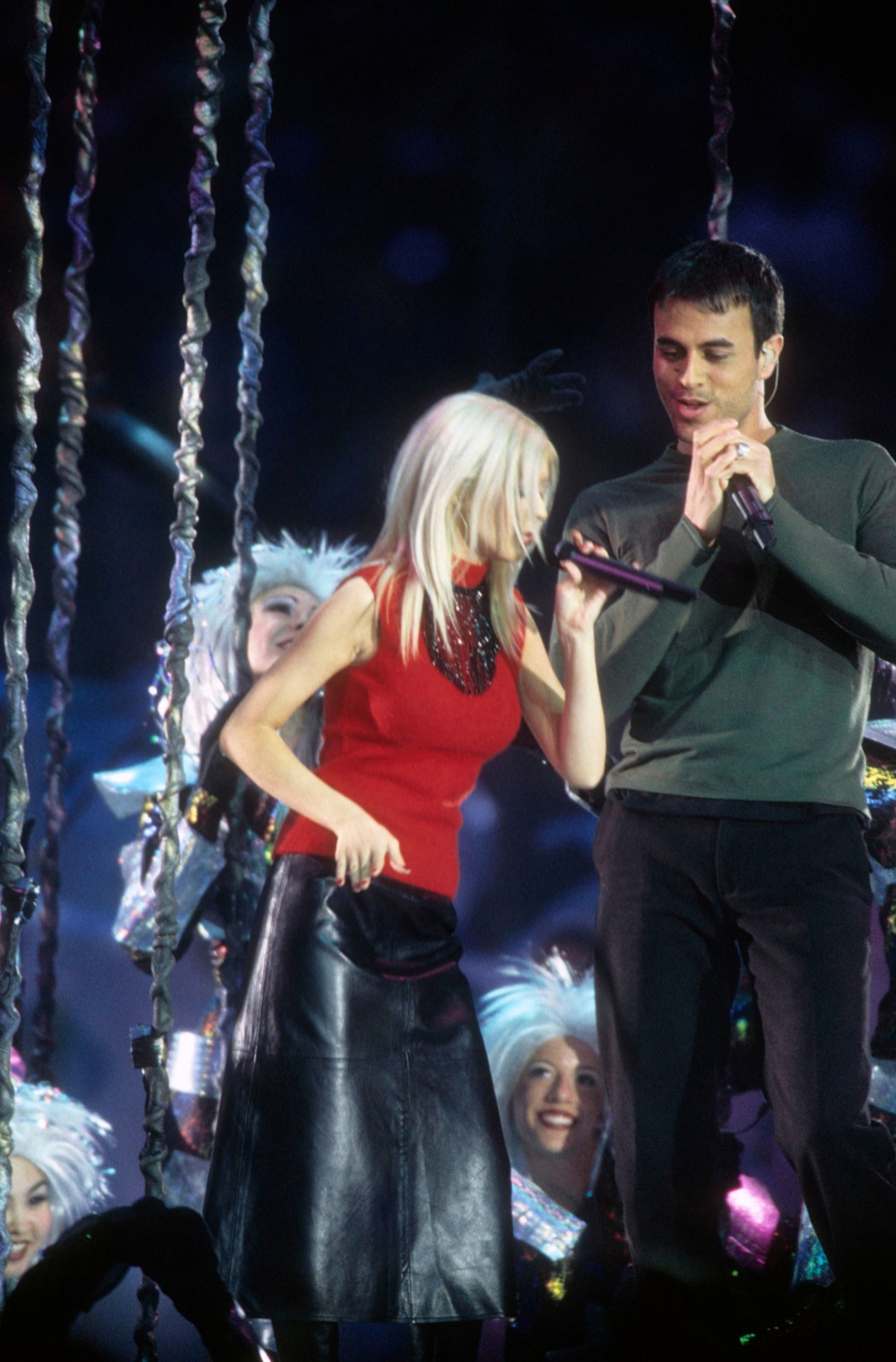 Super_Bowl_XXXIV_-_Halftime_Show_-_XtinaDaily_0015.jpg Super_Bowl_XXXIV_-_Halftime_Show_-_XtinaDaily_0015.jpg
