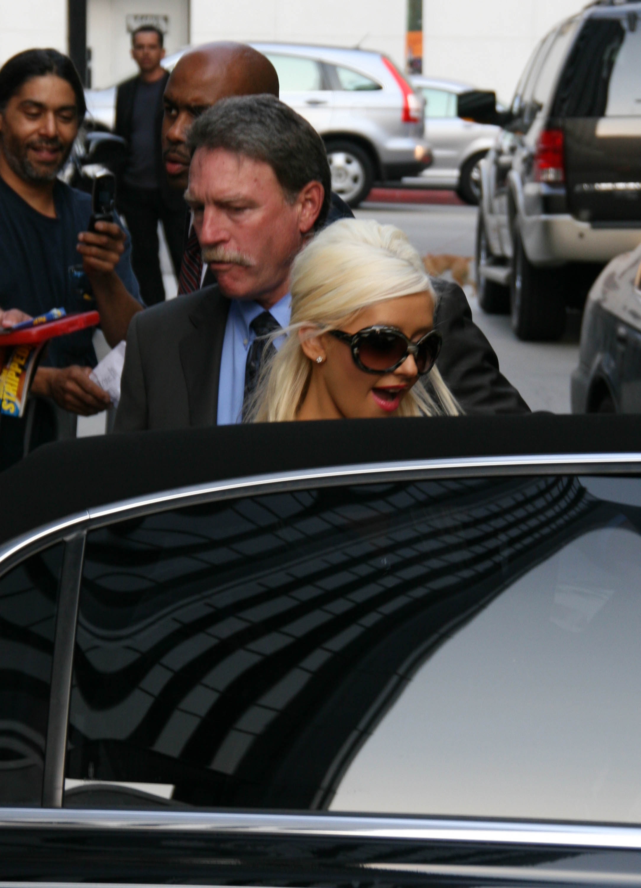 Visiting_Larry_King_Live_With_Jordan_-_June_25_-__Christina_Aguilera_Daily_30.jpg