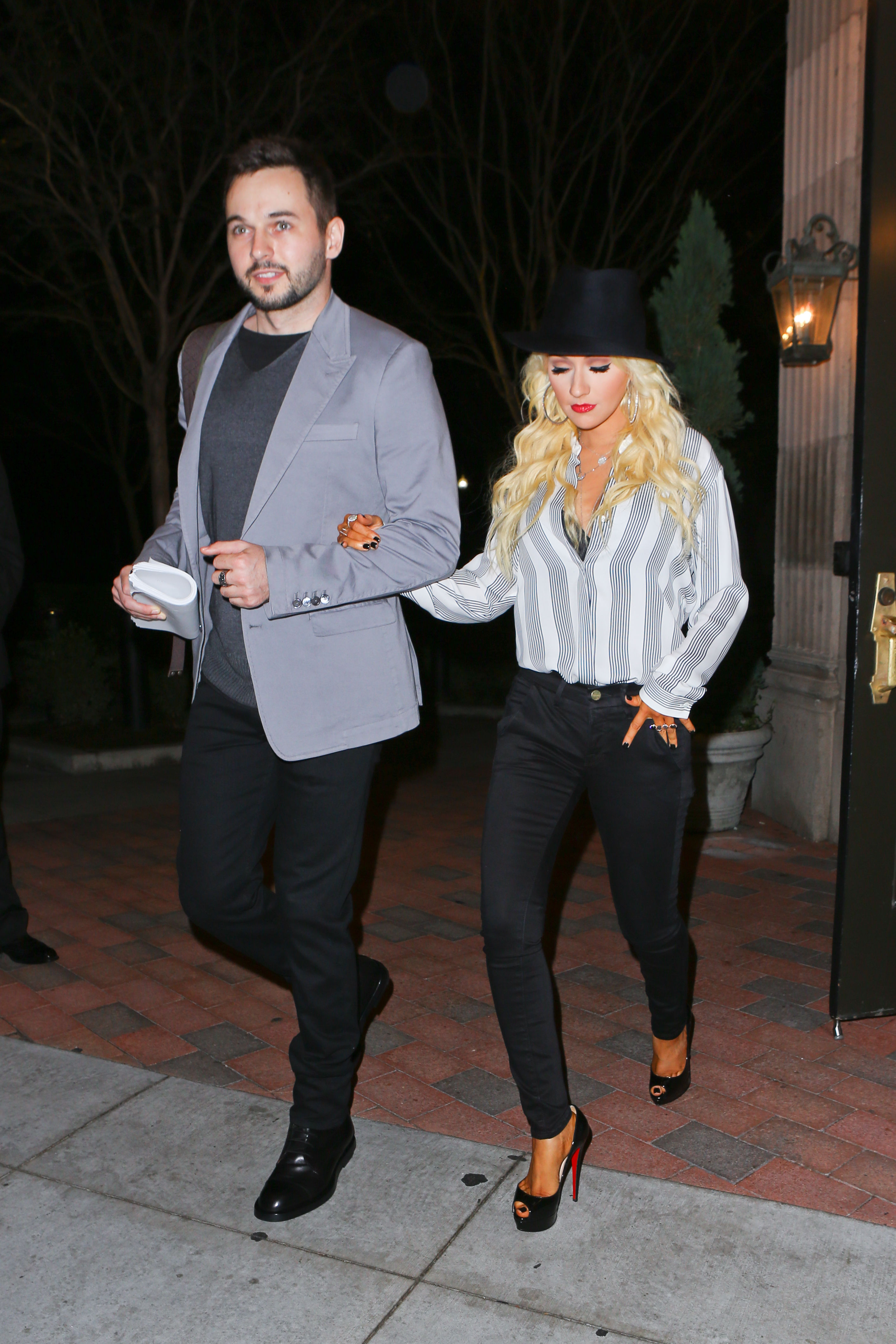 _Christina_Aguilera_HQCandids_281029_.jpg