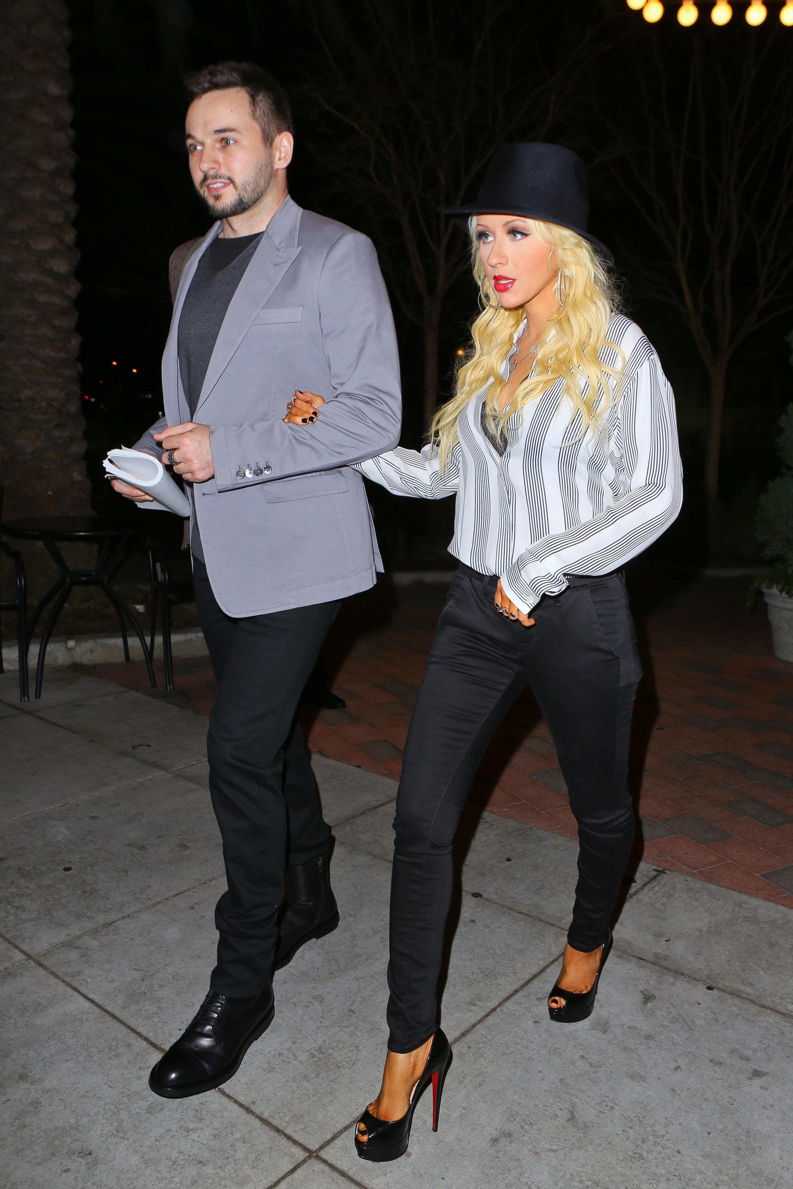 _Christina_Aguilera_HQCandids_281229_.jpg _Christina_Aguilera_HQCandids_281229_.jpg