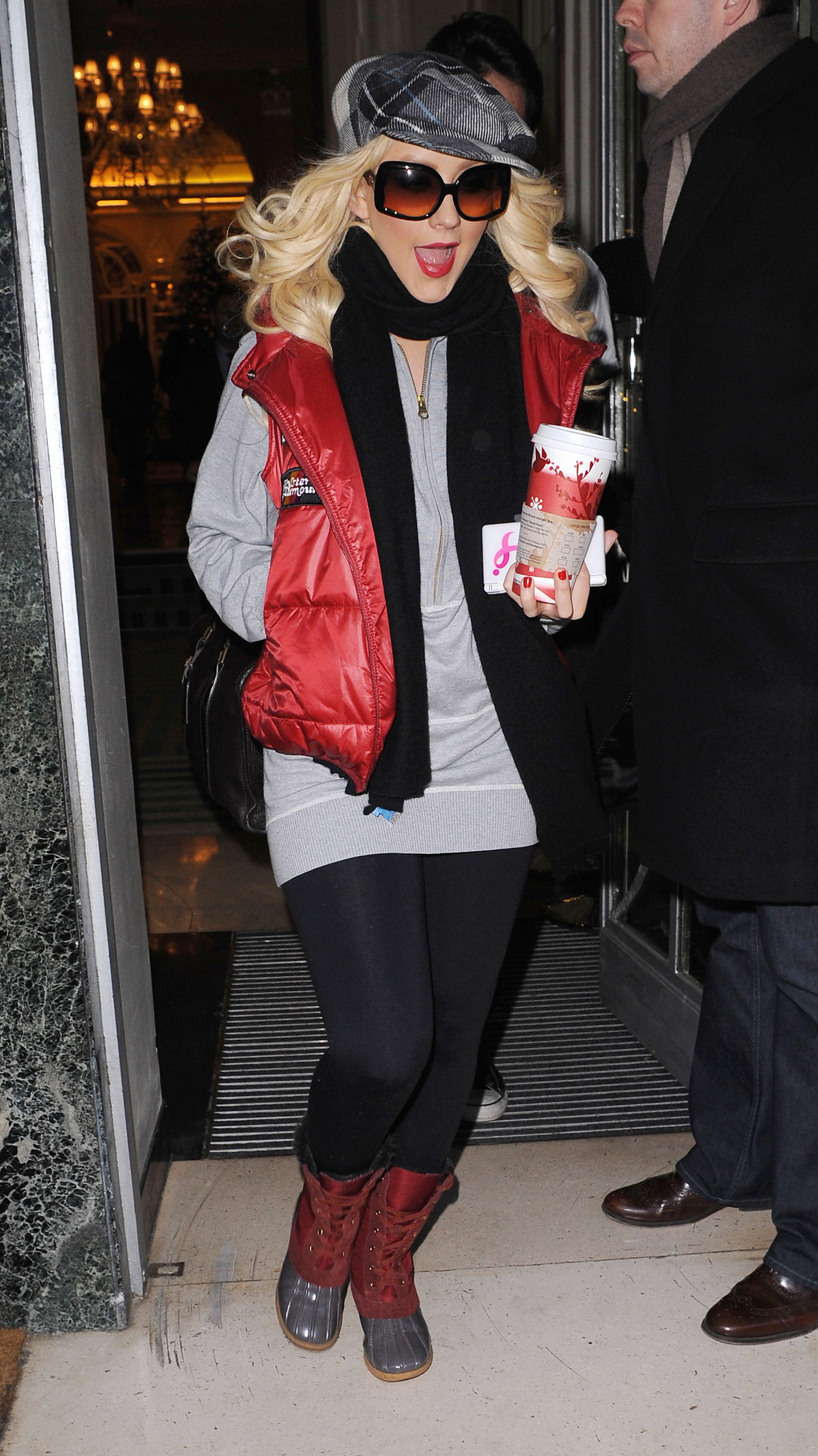 _leaving_Claridges_Hotel_in_London__-_Christina_Aguilera_Daily_001.jpg _leaving_Claridges_Hotel_in_London__-_Christina_Aguilera_Daily_001.jpg