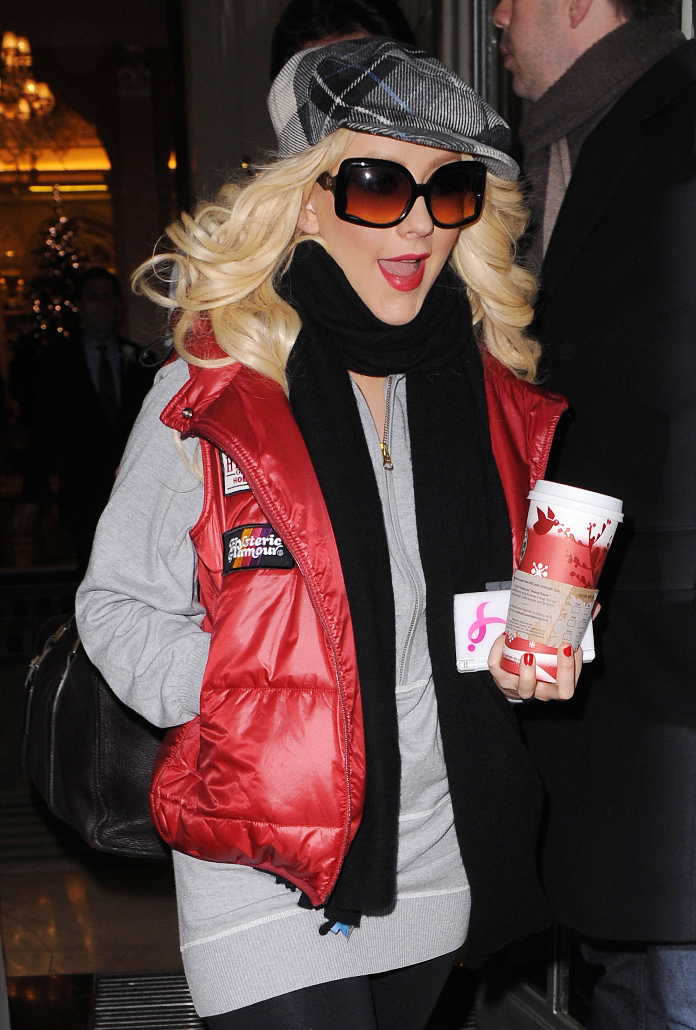 _leaving_Claridges_Hotel_in_London__-_Christina_Aguilera_Daily_004.jpg