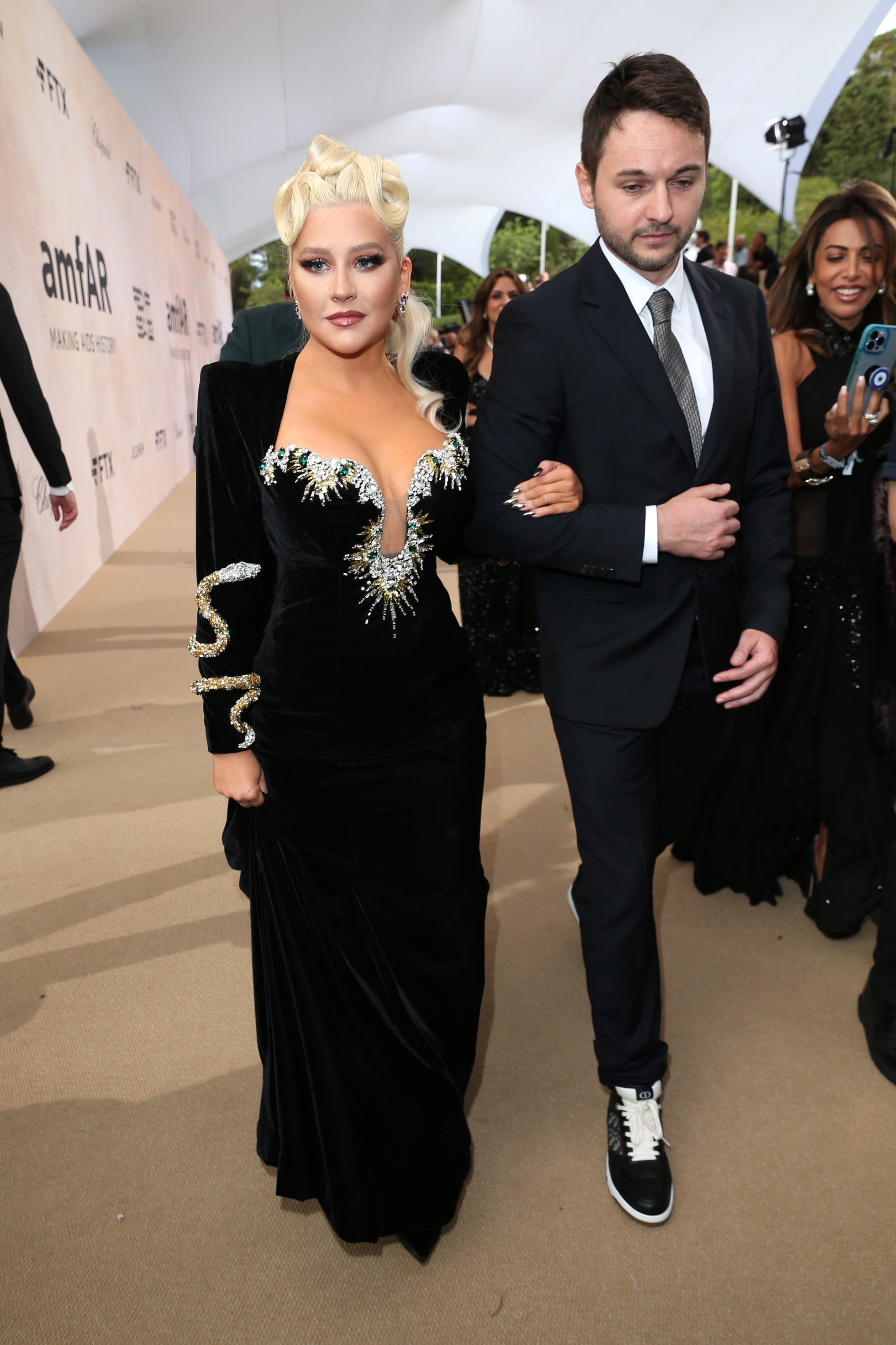 amfAR_Gala_Cannes_2022_-_Christina_Aguilera_-_Xtina_Daily_00071.jpg