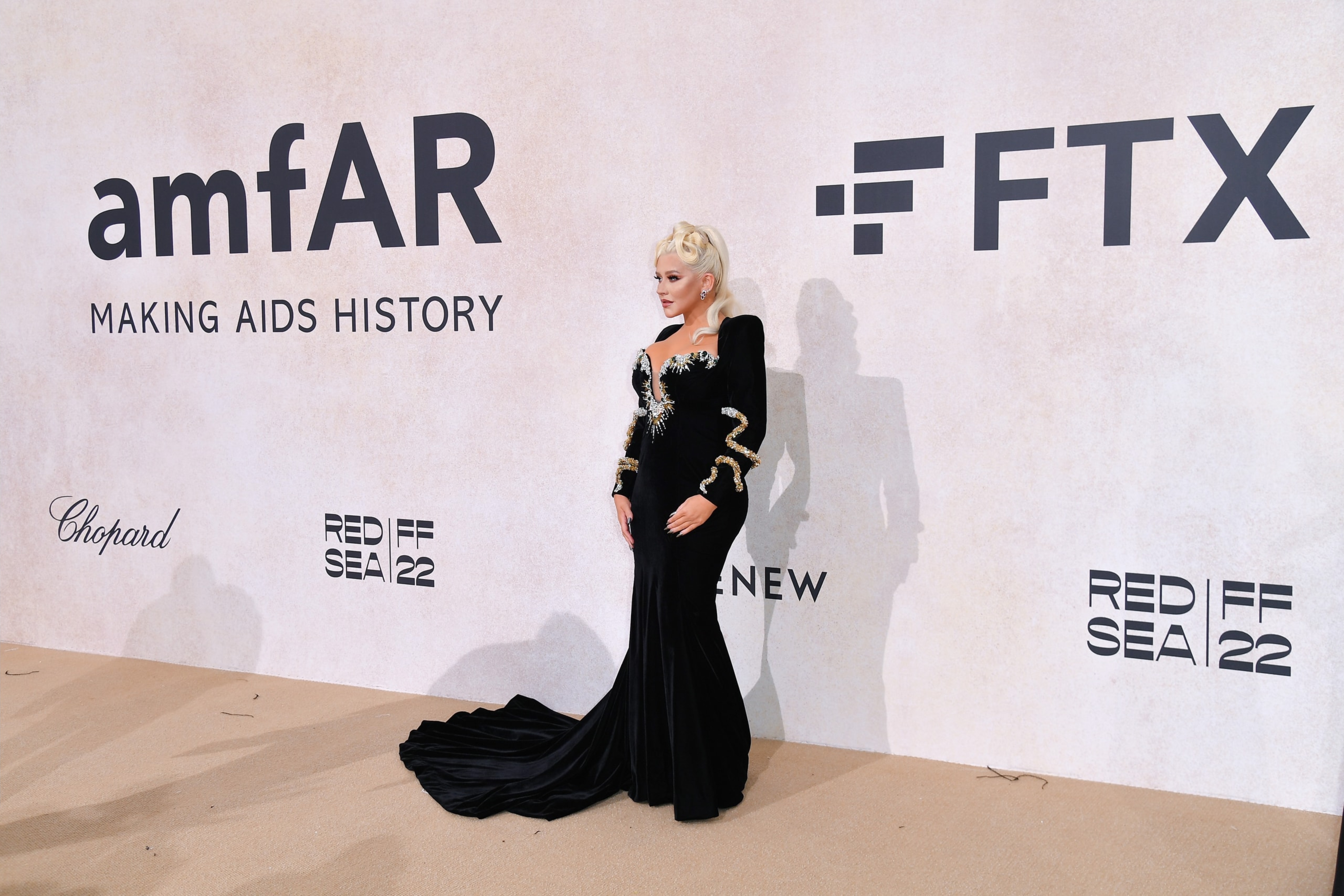 amfAR_Gala_Cannes_2022_-_Christina_Aguilera_-_Xtina_Daily_00073.jpg