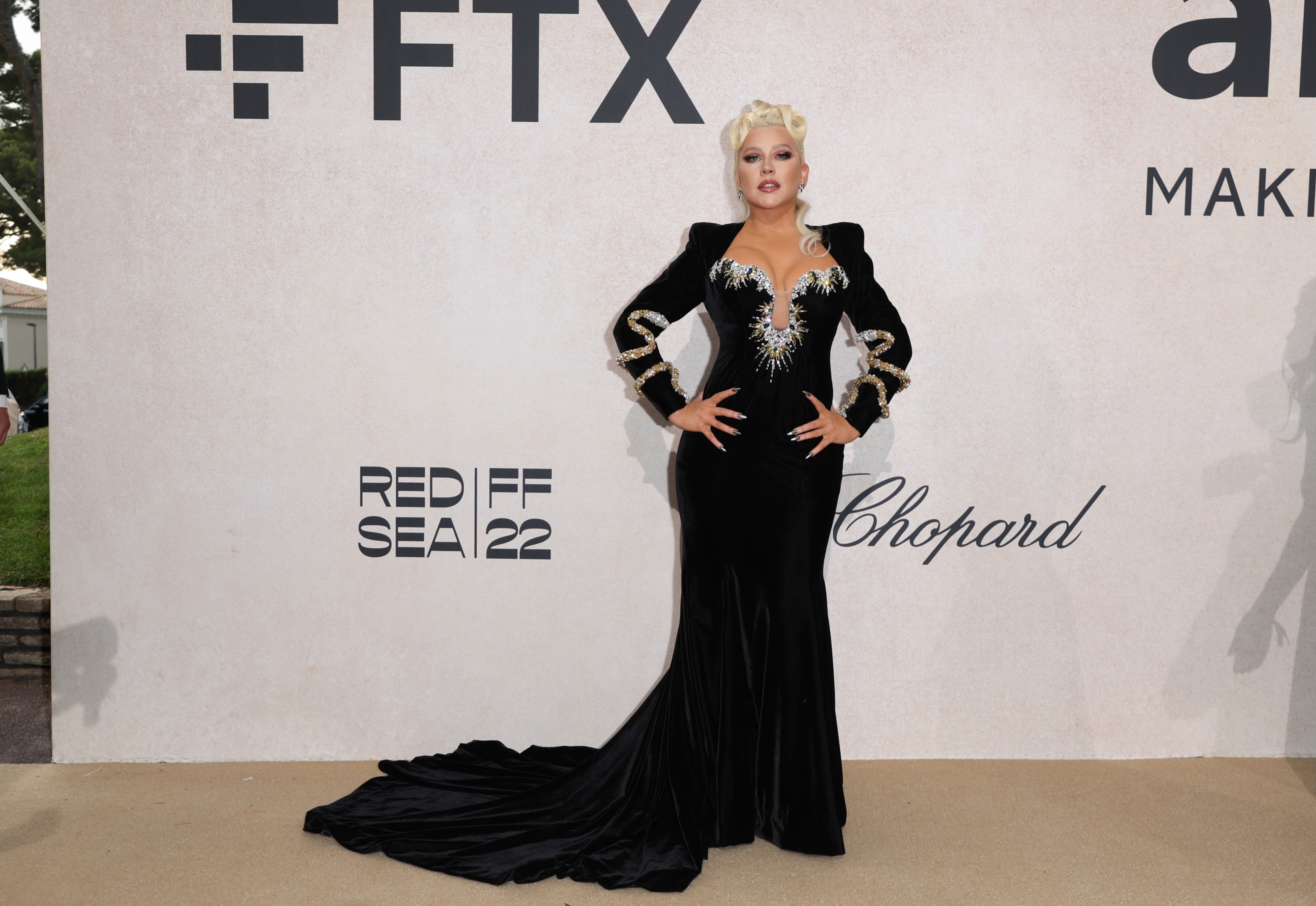 amfAR_Gala_Cannes_2022_-_Christina_Aguilera_-_Xtina_Daily_00091.jpg