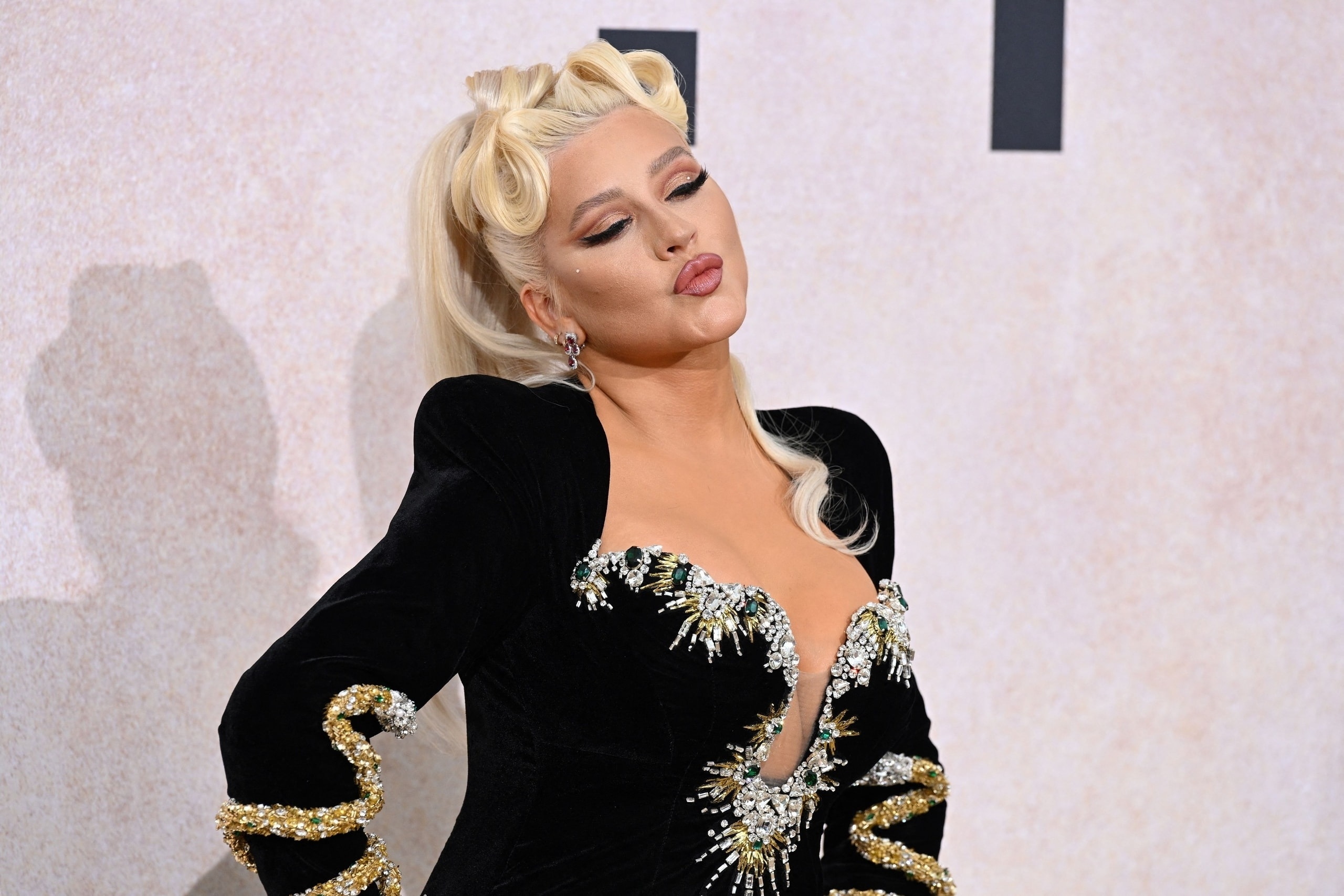 amfAR_Gala_Cannes_2022_-_Christina_Aguilera_-_Xtina_Daily_00144.jpg amfAR_Gala_Cannes_2022_-_Christina_Aguilera_-_Xtina_Daily_00144.jpg