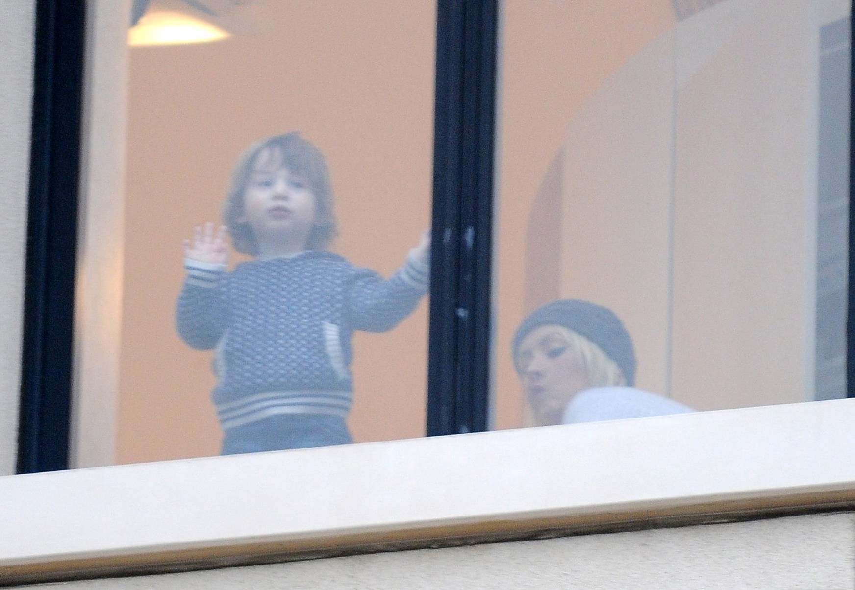 buzz_091230MVCP_ChristinaAguilera_007.jpg buzz_091230MVCP_ChristinaAguilera_007.jpg