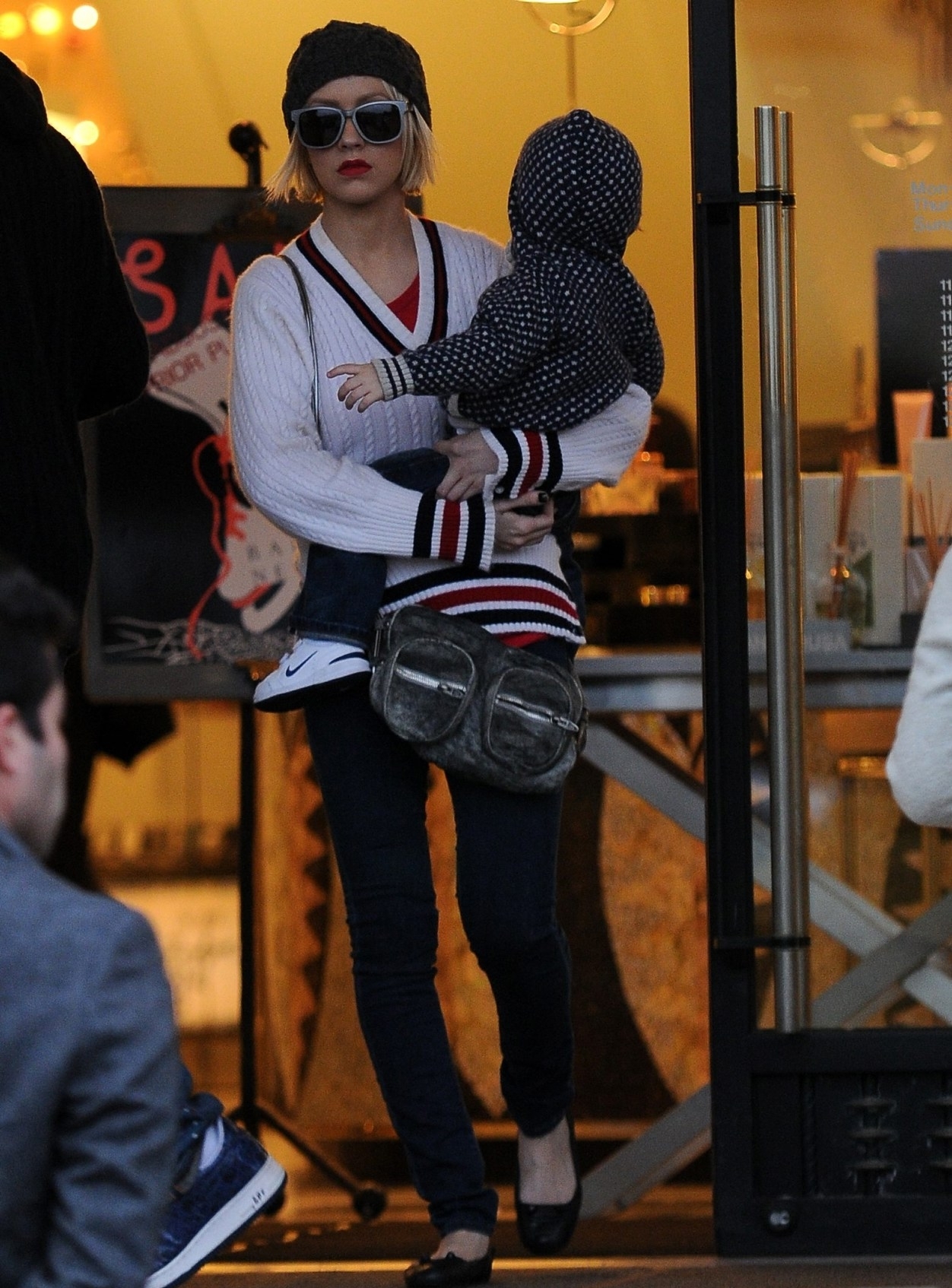 buzz_091230MVCP_ChristinaAguilera_009.jpg buzz_091230MVCP_ChristinaAguilera_009.jpg