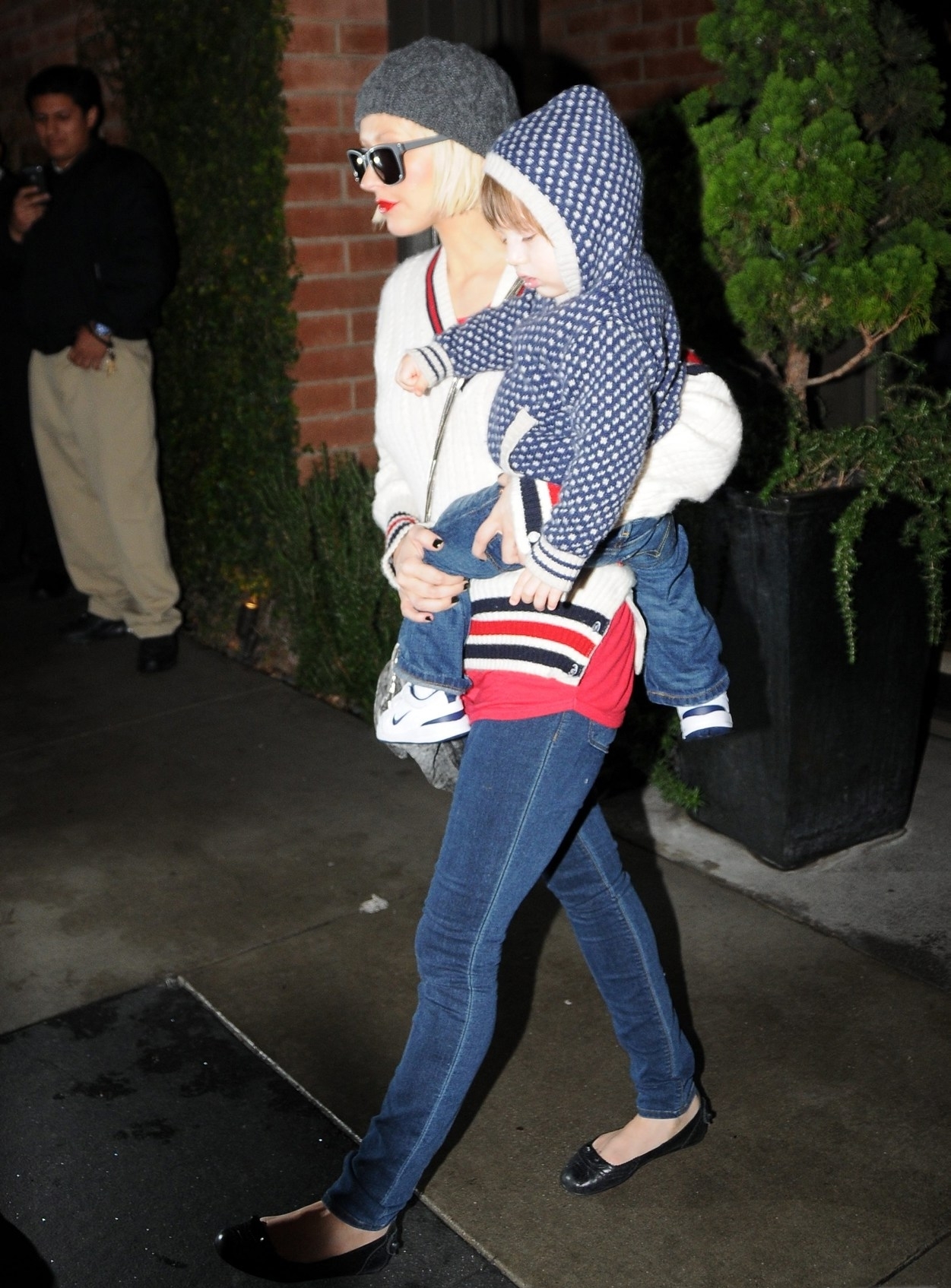 buzz_091230MVCP_ChristinaAguilera_019.jpg buzz_091230MVCP_ChristinaAguilera_019.jpg