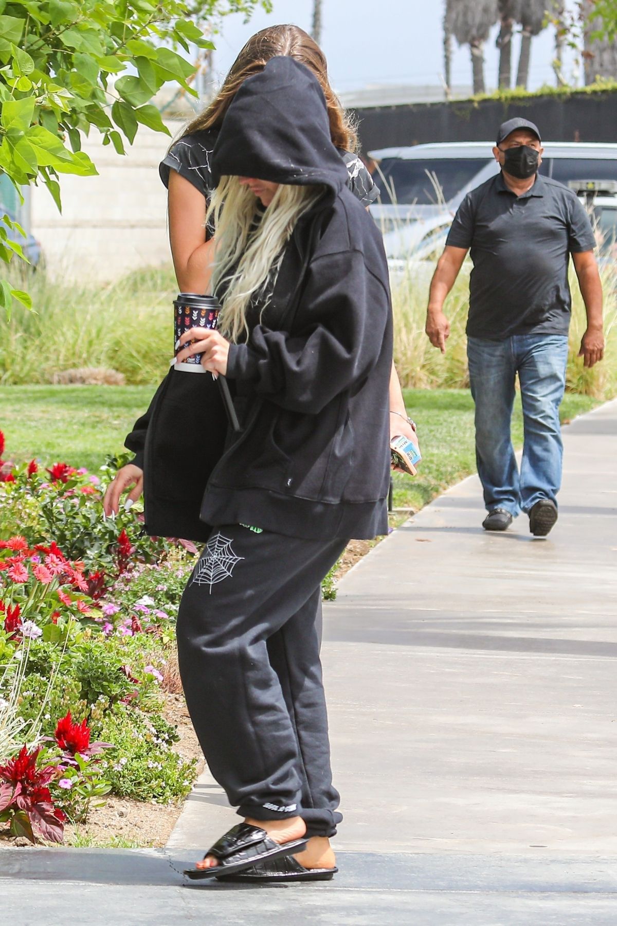christina-aguilera-catch-a-private-jet-out-of-lax-08-29-2021-5.jpg