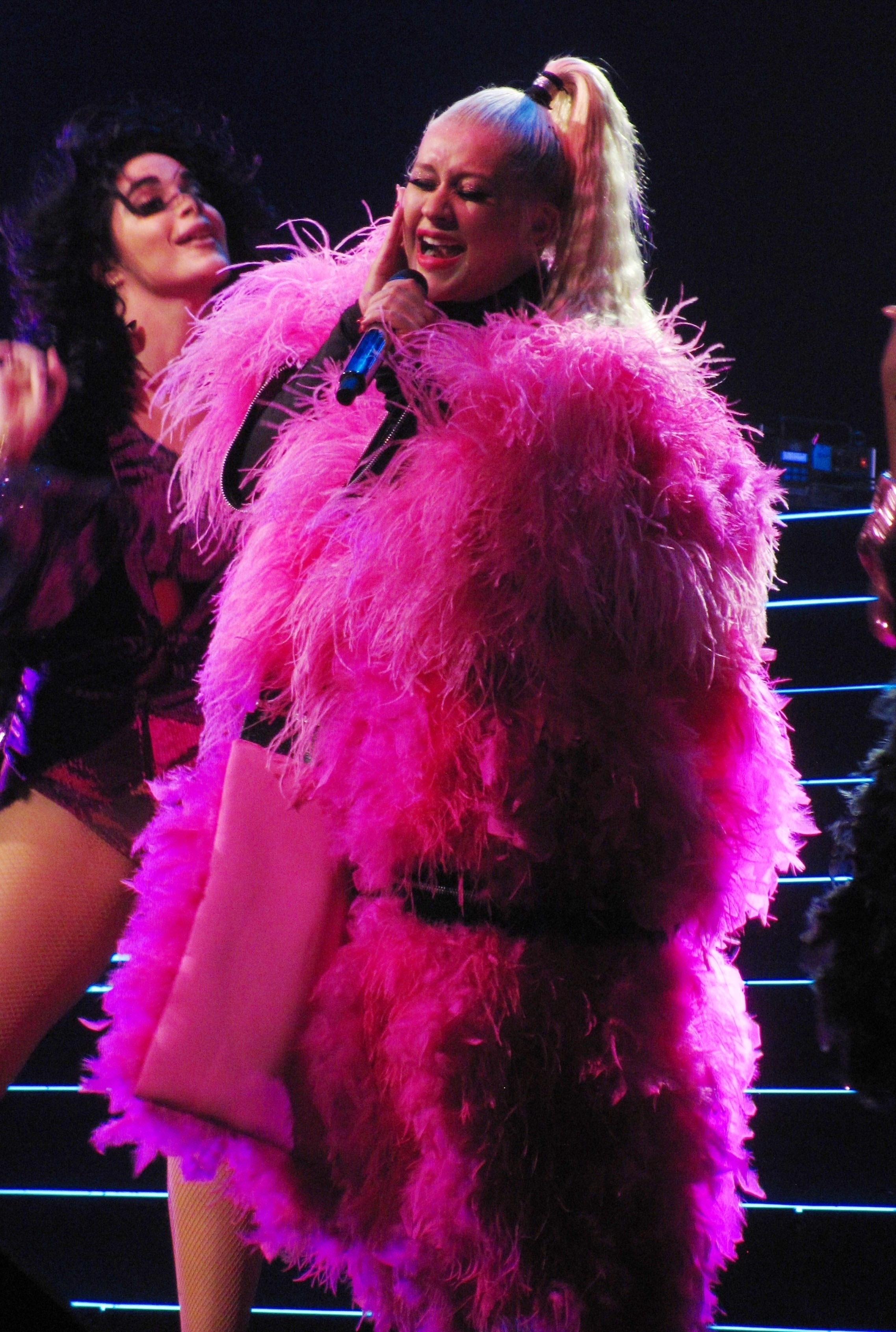christina-aguilera_09112019e_38.jpg