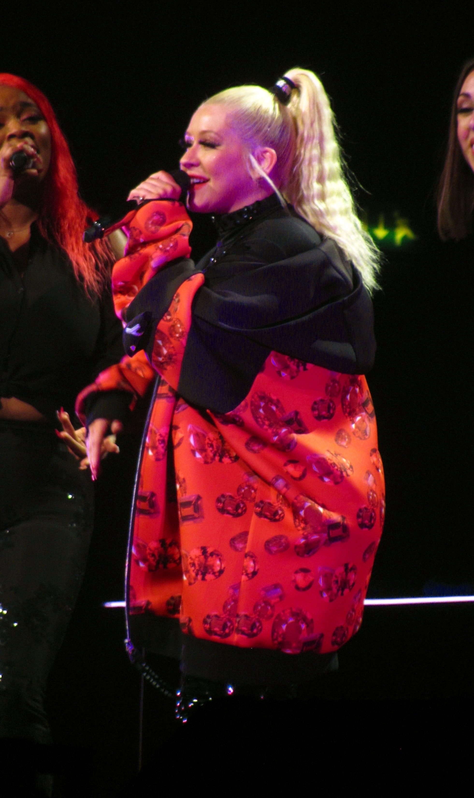 christina-aguilera_09112019e_43.jpg