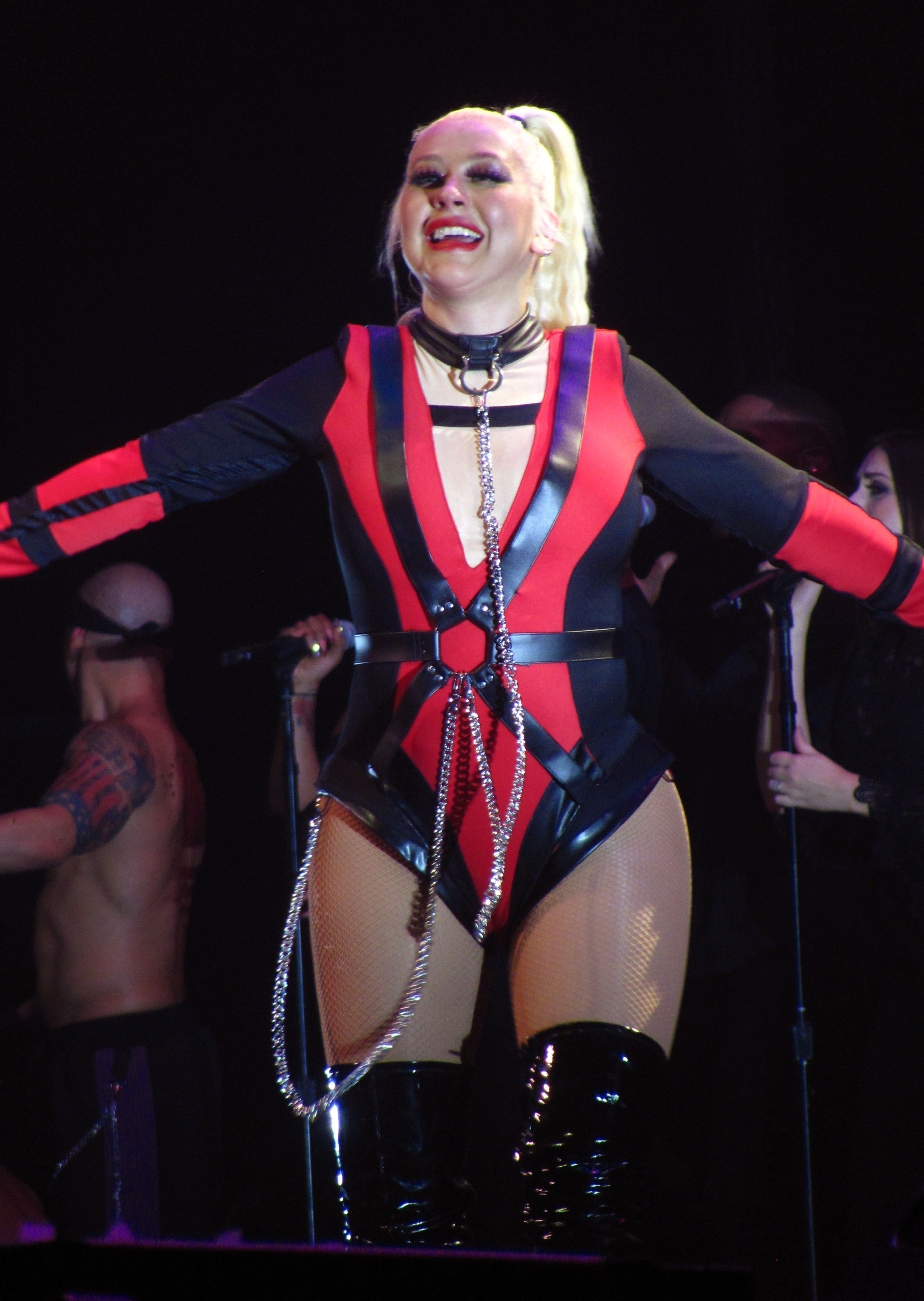 christina-aguilera_09112019e_51.jpg