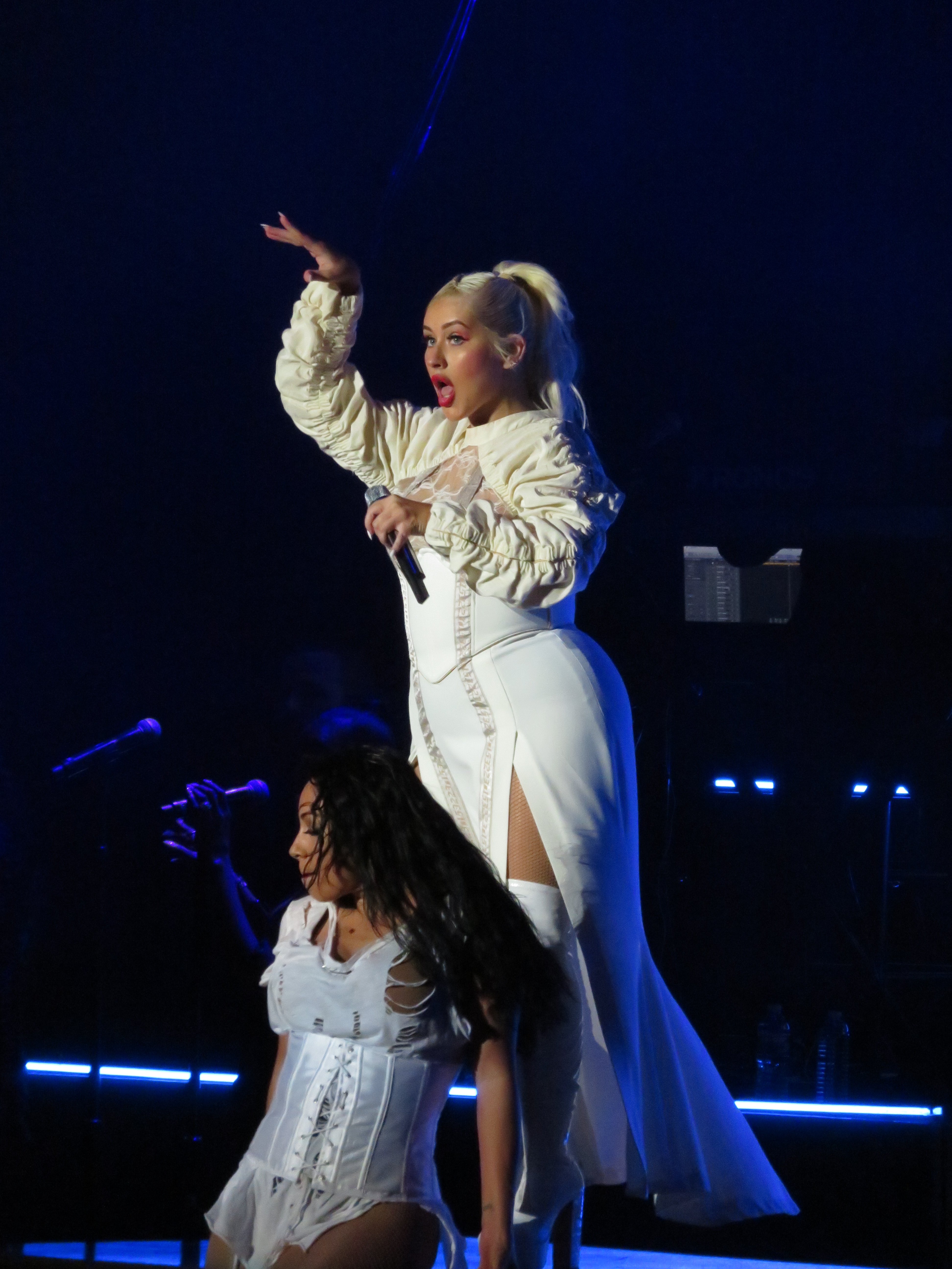 christina-aguilera_26102018e_05.jpg