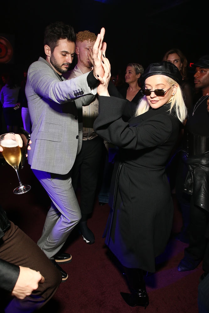 christina_aguilera_XtinaDaily_-_012_.jpg christina_aguilera_XtinaDaily_-_012_.jpg