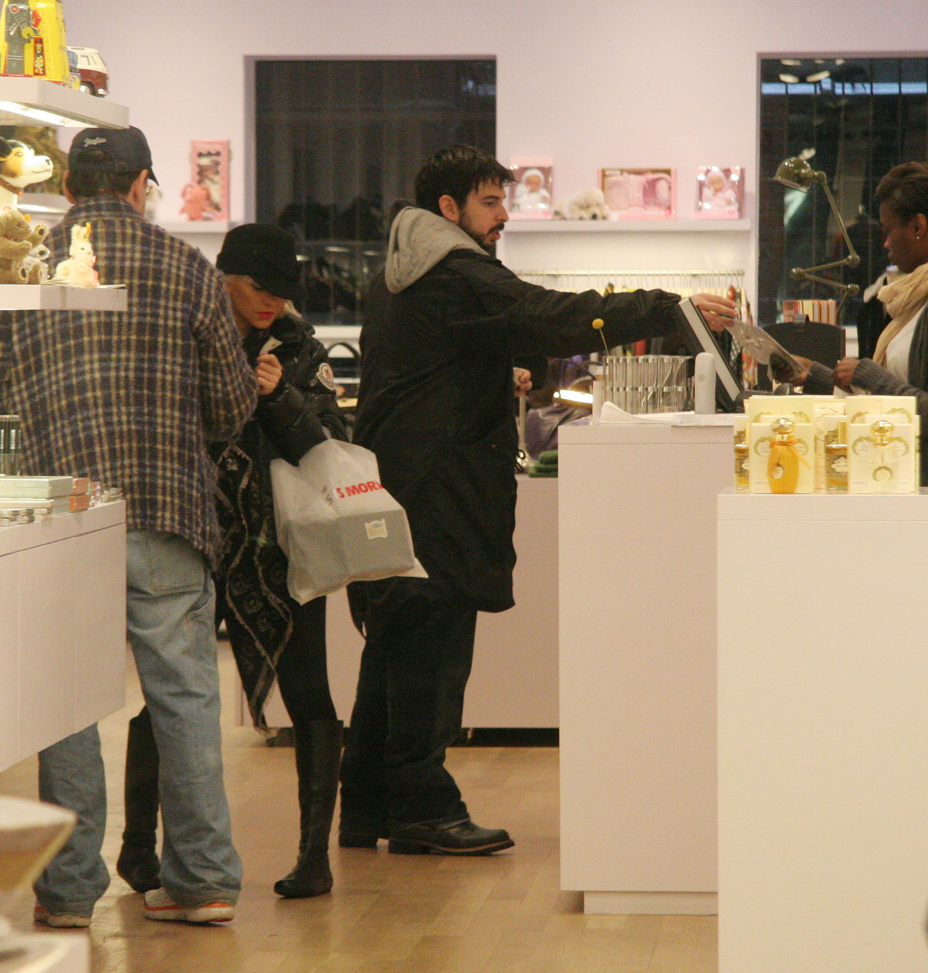 hi_12297665851085.jpg hi_12297665851085.jpg