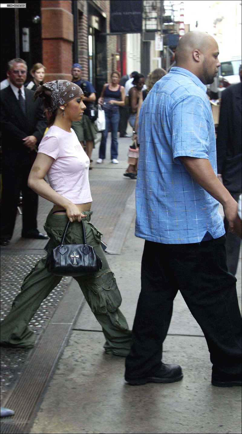 leavingnyhoteltourbook_1081047697.jpg leavingnyhoteltourbook_1081047697.jpg