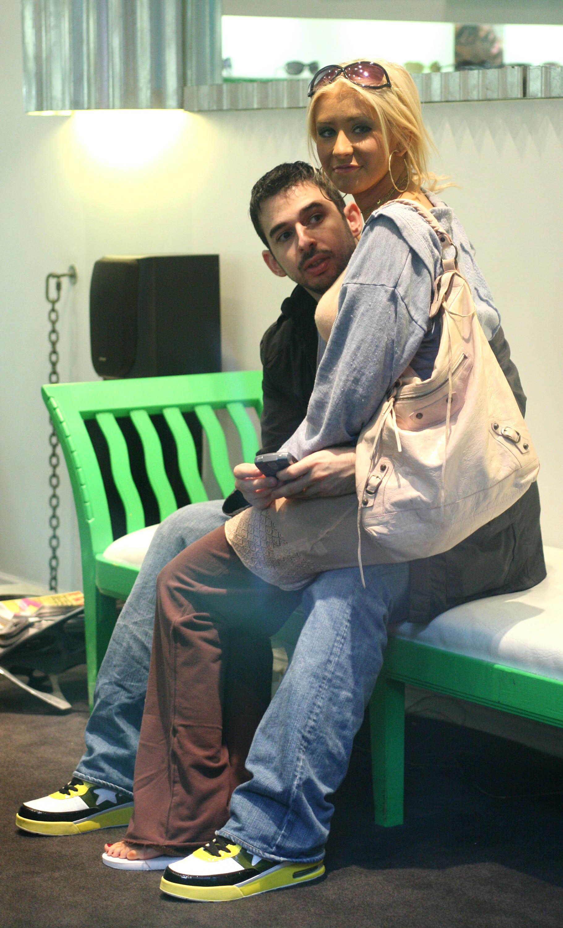 shopping2_june5_1181122794.jpg shopping2_june5_1181122794.jpg