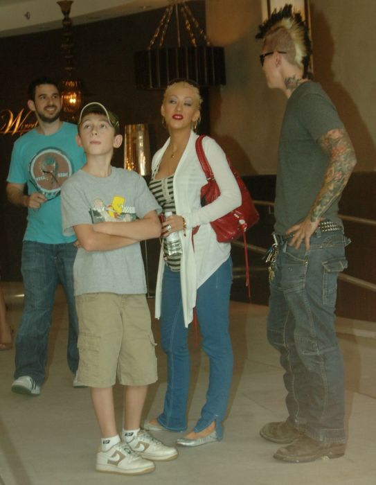 shopping_aug14_1187215299.jpg shopping_aug14_1187215299.jpg