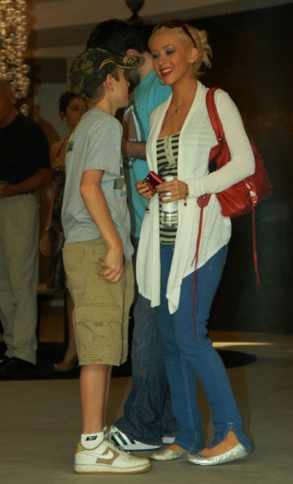 shopping_aug14_1187215533.jpg shopping_aug14_1187215533.jpg