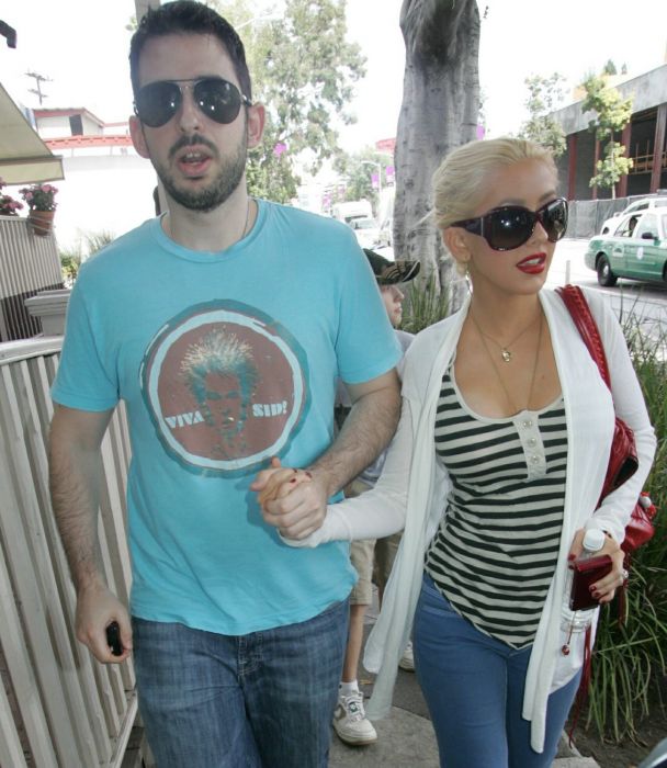 shopping_aug14_1187216036.jpg shopping_aug14_1187216036.jpg