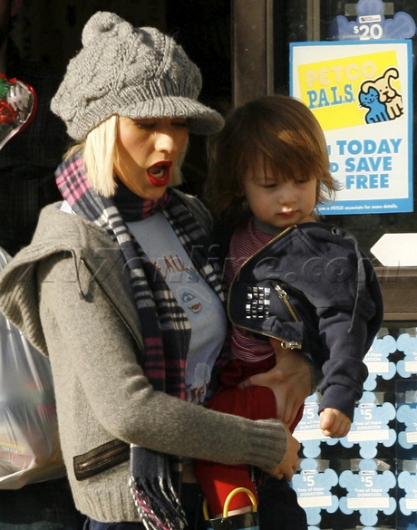 shopping_dec24_1261809479.jpg shopping_dec24_1261809479.jpg