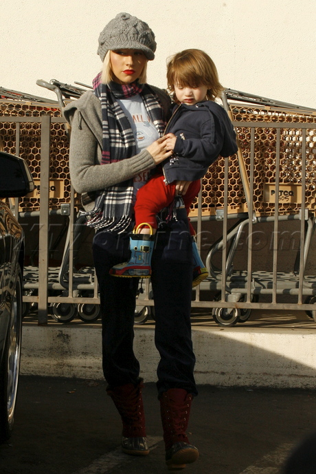 shopping_dec24_1261809547.jpg shopping_dec24_1261809547.jpg