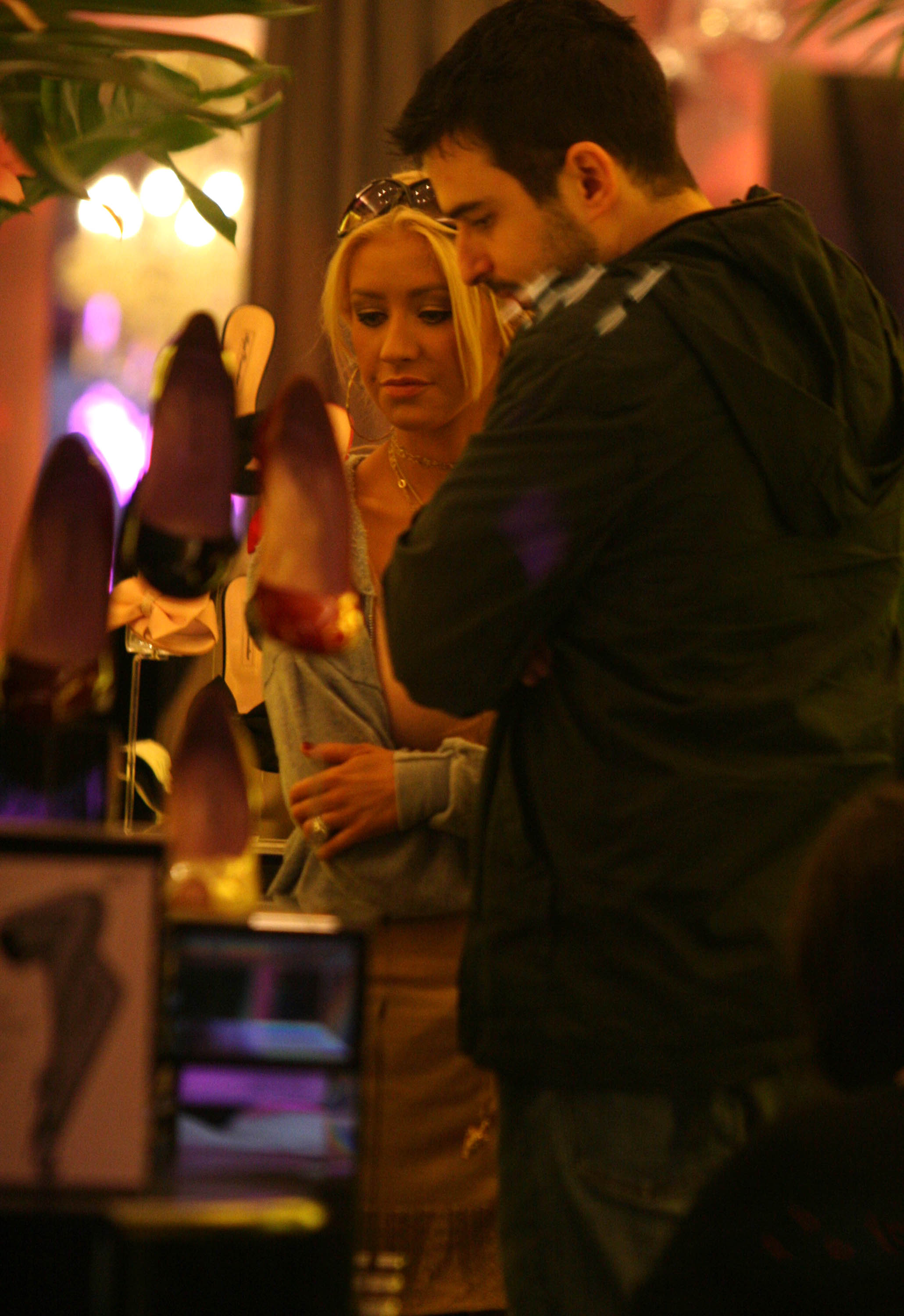 shopping_june5_1181123030.jpg shopping_june5_1181123030.jpg