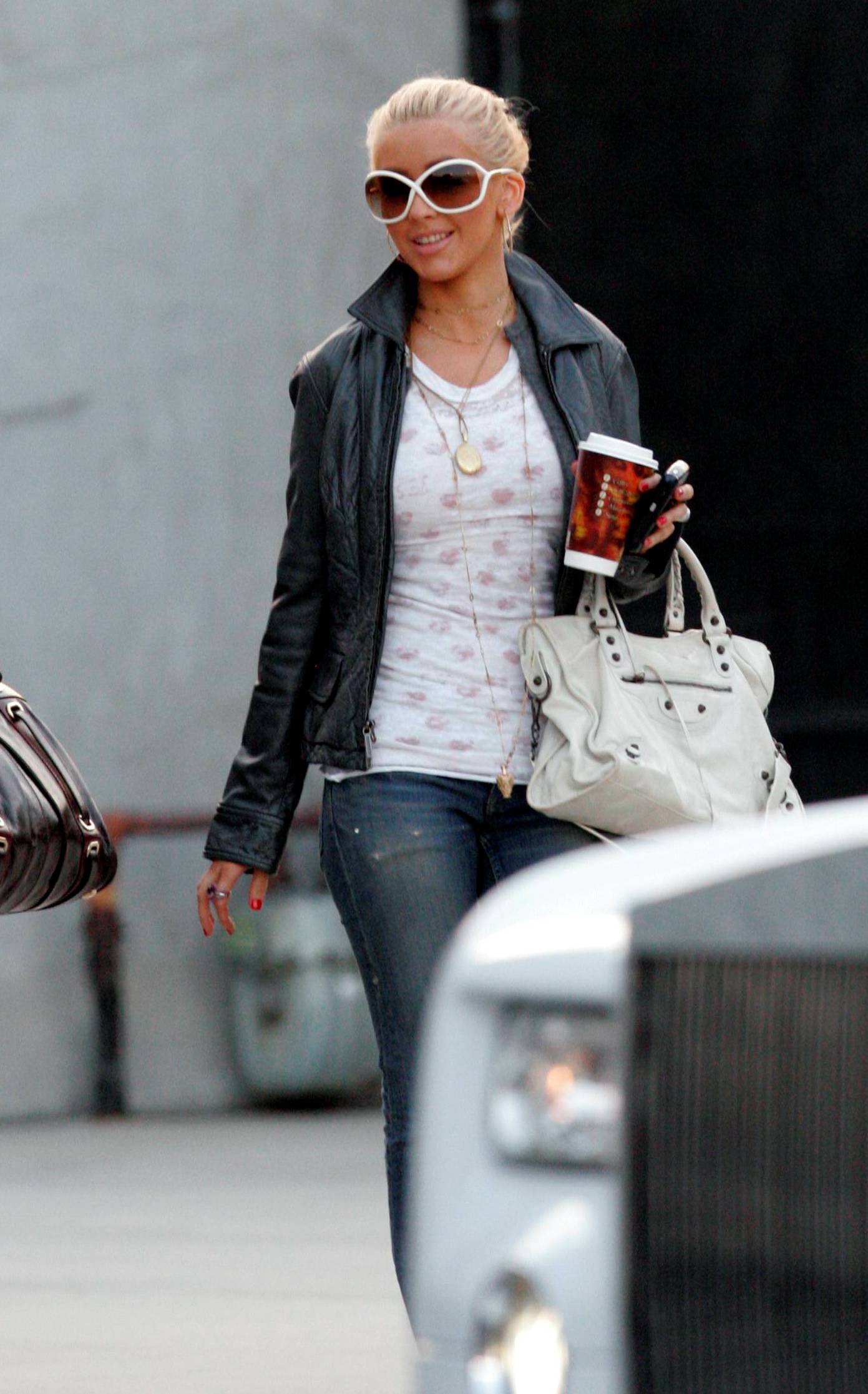 shopping_may14_1179300882.jpg shopping_may14_1179300882.jpg