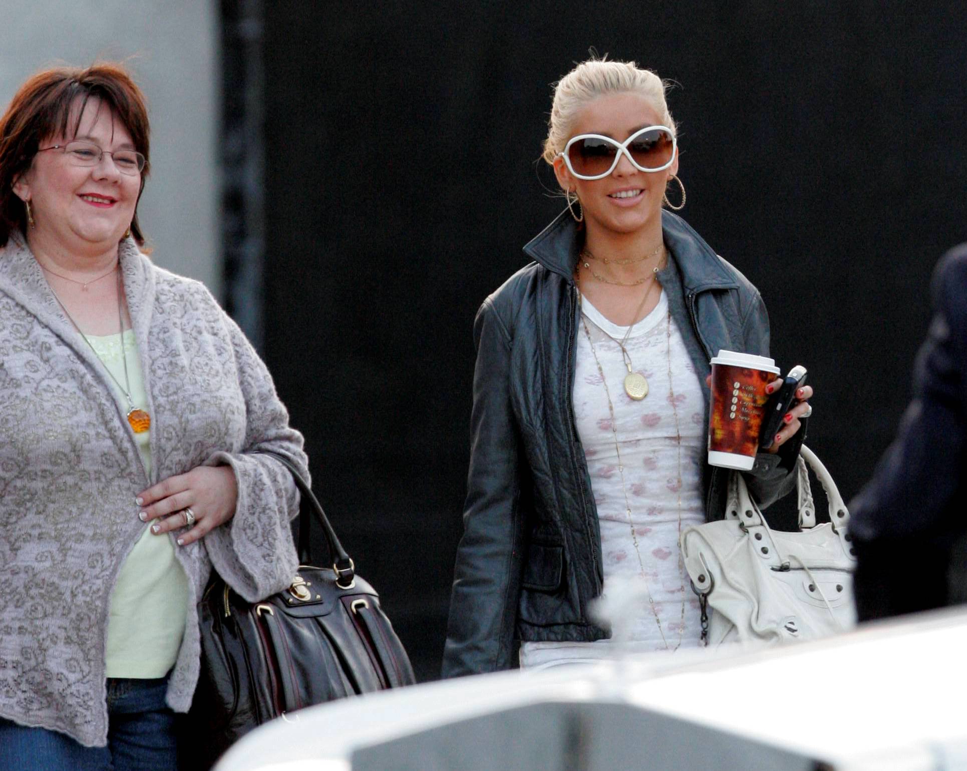 shopping_may14_1179300944.jpg shopping_may14_1179300944.jpg