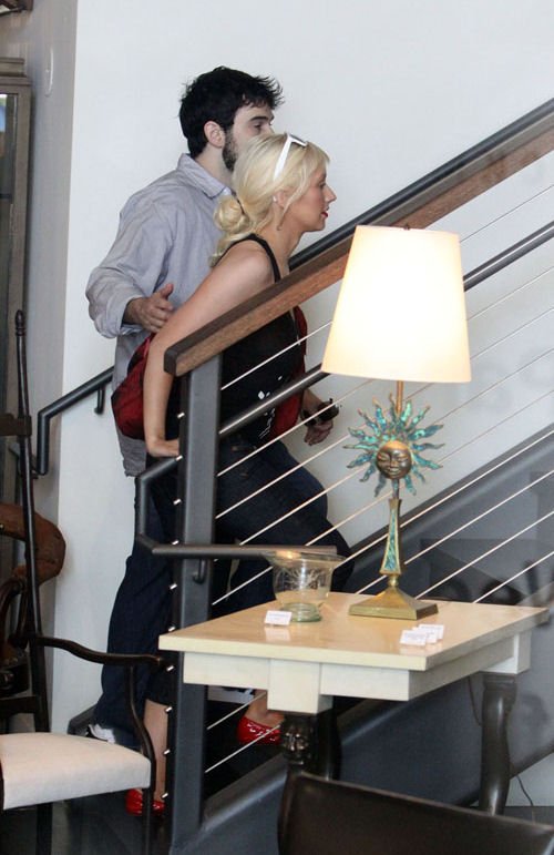 shopping_may20_1242908966.jpg shopping_may20_1242908966.jpg