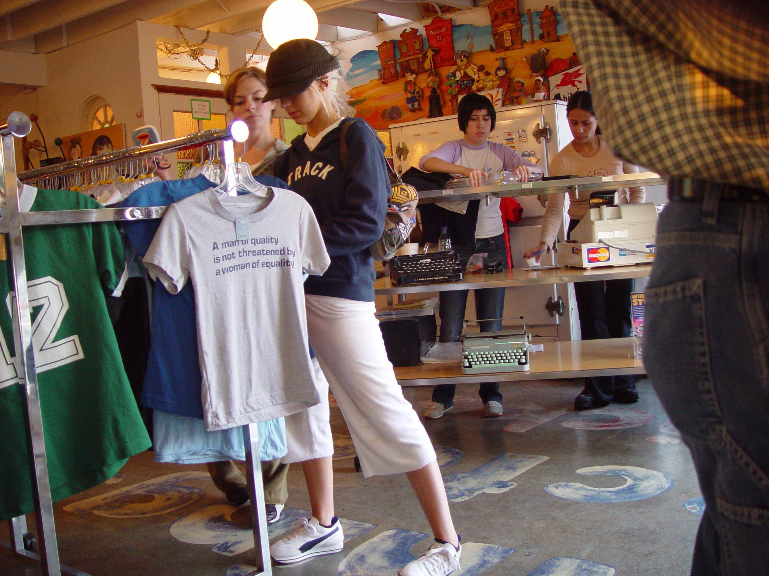 shoppinghollywoodoct2702_1081879696.jpg shoppinghollywoodoct2702_1081879696.jpg