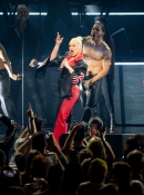20181008-Christina-Aguilera-HN-WEBSITE-12.jpg