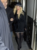 Arrives_at_Hix_restaurant_in_London_to_have_dinner_with_Matthew_Rutler_-_December_12_-_Christina_Aguilera_Daily_0001.jpg