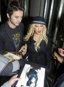 Arrives_at_Hix_restaurant_in_London_to_have_dinner_with_Matthew_Rutler_-_December_12_-_Christina_Aguilera_Daily_0003.jpg