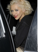 Arrives_at_her_hotel_after_performing_live_on_the__Today_-_June_8_-_Christina_Aguilera_Daily_0028.jpg