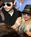 Arriving_At_Sao_Paulo_National_Airport_In_Brasil_-_January_30_-_Christina_Aguilera_Daily_04.jpg