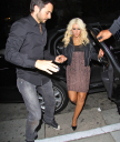 At_Graig_s_Italian_Restaurant_in_Los_Angeles_-_April_17_-_Christina_Aguilera_Daily_030.jpg