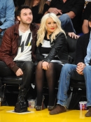 At_Lakers_vs_Oklahoma_City_Thunder_-_March_29_-_Christina_Aguilera_Daily_007.jpg