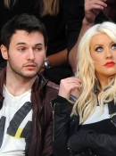 At_Lakers_vs_Oklahoma_City_Thunder_-_March_29_-_Christina_Aguilera_Daily_014.jpg
