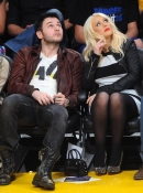 At_Lakers_vs_Oklahoma_City_Thunder_-_March_29_-_Christina_Aguilera_Daily_024.jpg