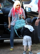 At_Mr__Bones_Pumpkin_Patch_In_West_Hollywood_With_Max_And_Matt_-_October_14_-_Christina_Aguilera_Daily_0003.jpg