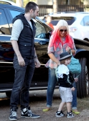 At_Mr__Bones_Pumpkin_Patch_In_West_Hollywood_With_Max_And_Matt_-_October_14_-_Christina_Aguilera_Daily_0005.jpg