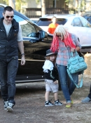 At_Mr__Bones_Pumpkin_Patch_In_West_Hollywood_With_Max_And_Matt_-_October_14_-_Christina_Aguilera_Daily_0006.jpg