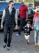 At_Mr__Bones_Pumpkin_Patch_In_West_Hollywood_With_Max_And_Matt_-_October_14_-_Christina_Aguilera_Daily_0010.jpg