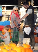 At_Mr__Bones_Pumpkin_Patch_In_West_Hollywood_With_Max_And_Matt_-_October_14_-_Christina_Aguilera_Daily_0014.jpg