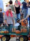 At_Mr__Bones_Pumpkin_Patch_In_West_Hollywood_With_Max_And_Matt_-_October_14_-_Christina_Aguilera_Daily_0029.jpg