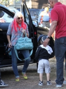 At_Mr__Bones_Pumpkin_Patch_In_West_Hollywood_With_Max_And_Matt_-_October_14_-_Christina_Aguilera_Daily_0032.jpg