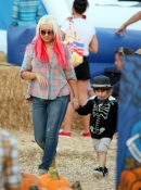 At_Mr__Bones_Pumpkin_Patch_In_West_Hollywood_With_Max_And_Matt_-_October_14_-_Christina_Aguilera_Daily_0223.jpg